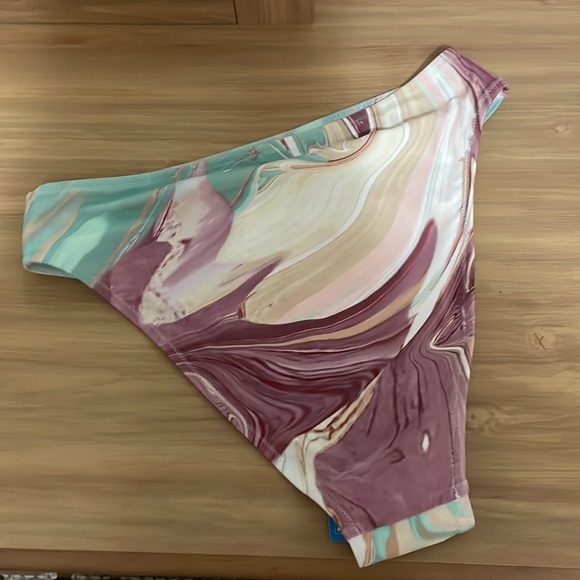 Cupshe Marble Bikini Set - Picture 9 of 13